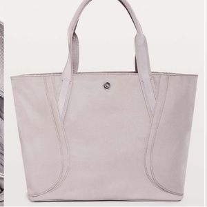 Lululemon tote
